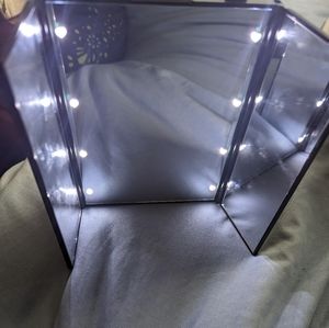 Travel Tri Fold Makeup Mirror.